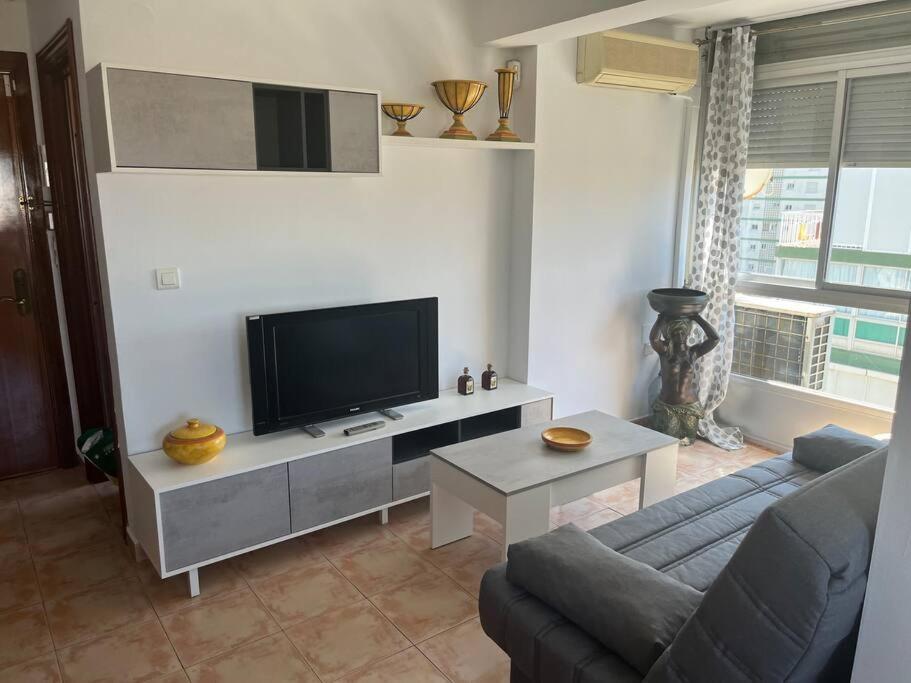 Apartamento Ginebra Torre Del Mar Bagian luar foto