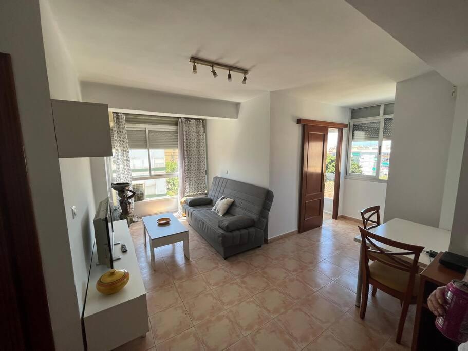 Apartamento Ginebra Torre Del Mar Bagian luar foto