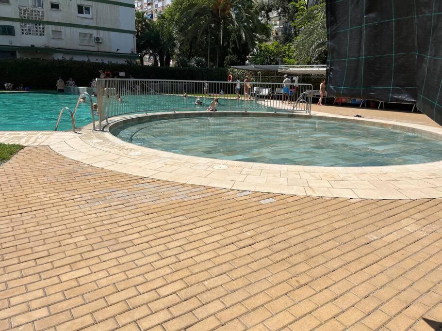 Apartamento Ginebra Torre Del Mar Bagian luar foto